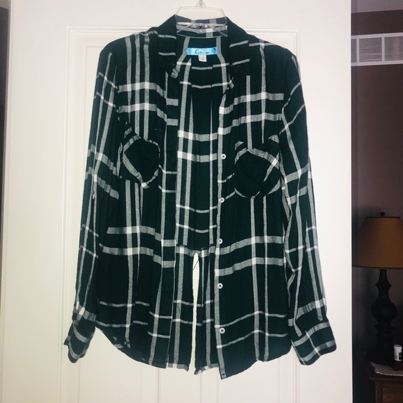 Francesca’s Lightweight Flannel - Picture 1 of 3